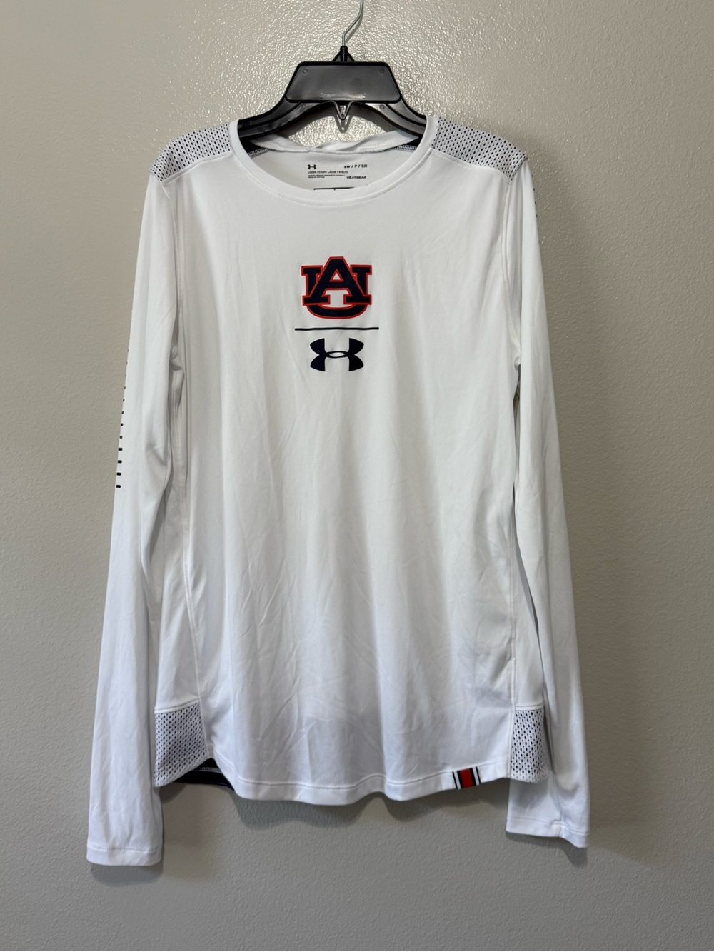 Auburn Under Armour team issued womens heat gear long sleeve shirt lightweight S